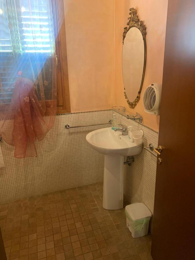 B&B Dal Fiocinino Комаккьо Экстерьер фото